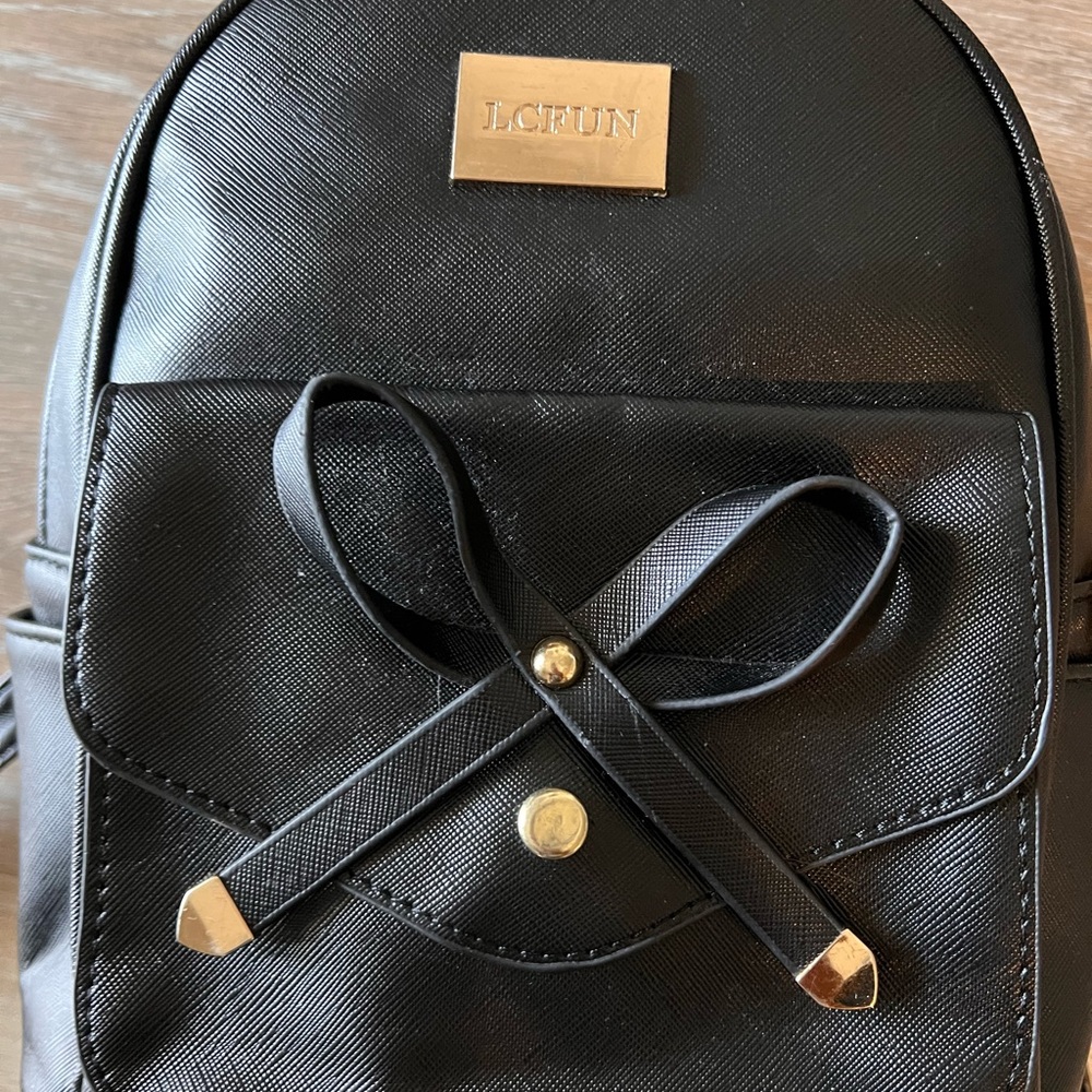 Mini strap backpack - Picture 2 of 3